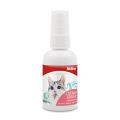 The Catnip Spray stimulates playful behaviour and causes exhilaration and euphoria in most cats due to the scent of the plant extracts it contains.